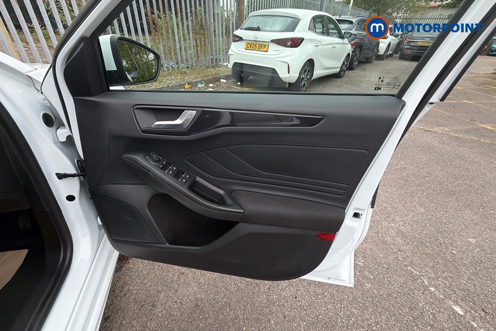 Ford Focus St-Line Automatic Diesel Hatchback - Stock Number (1634555) - 19th supplementary image