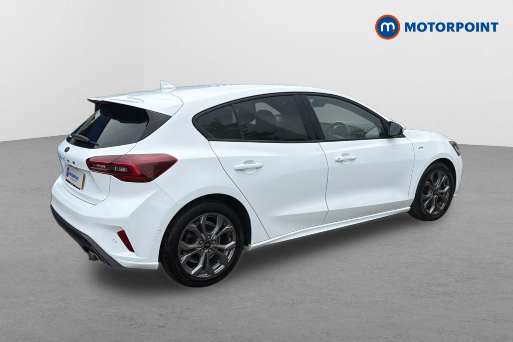 Ford Focus St-Line Automatic Diesel Hatchback - Stock Number (1634555) - Drivers side rear corner