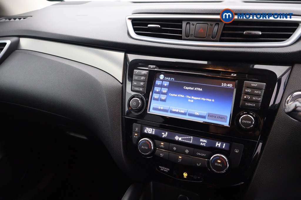 Nissan Qashqai N-Connecta Manual Petrol SUV - Stock Number (1635646) - 9th supplementary image