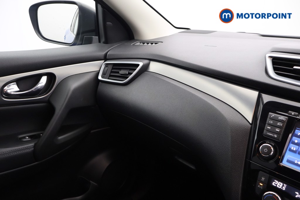 Nissan Qashqai N-Connecta Manual Petrol SUV - Stock Number (1635646) - 10th supplementary image
