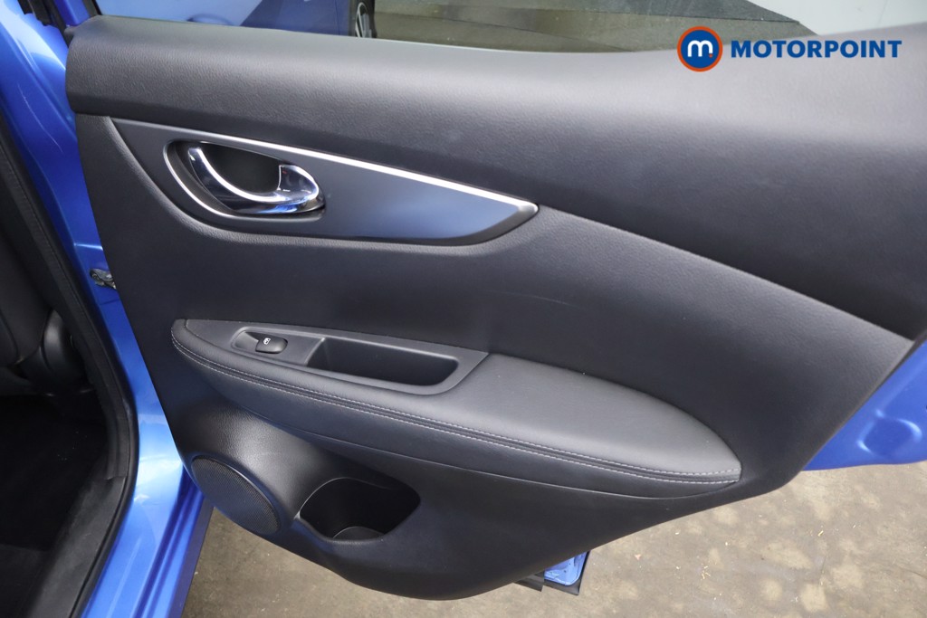 Nissan Qashqai N-Connecta Manual Petrol SUV - Stock Number (1635646) - 17th supplementary image