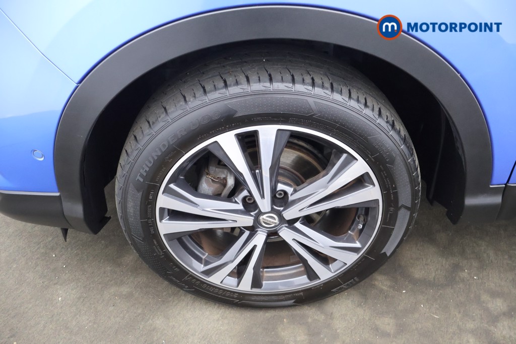 Nissan Qashqai N-Connecta Manual Petrol SUV - Stock Number (1635646) - 1st supplementary image