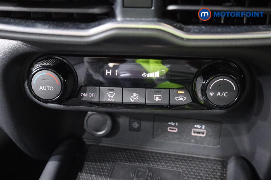 Nissan Juke N-Connecta Manual Petrol SUV - Stock Number (1635837) - 8th supplementary image