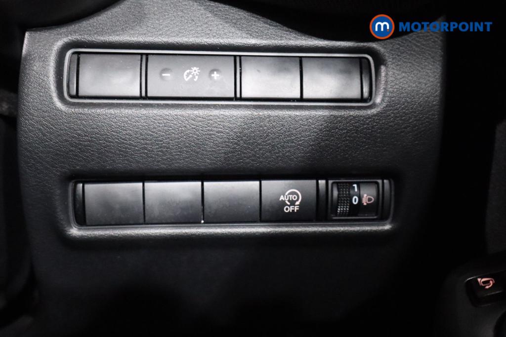 Nissan Juke N-Connecta Manual Petrol SUV - Stock Number (1635837) - 13th supplementary image