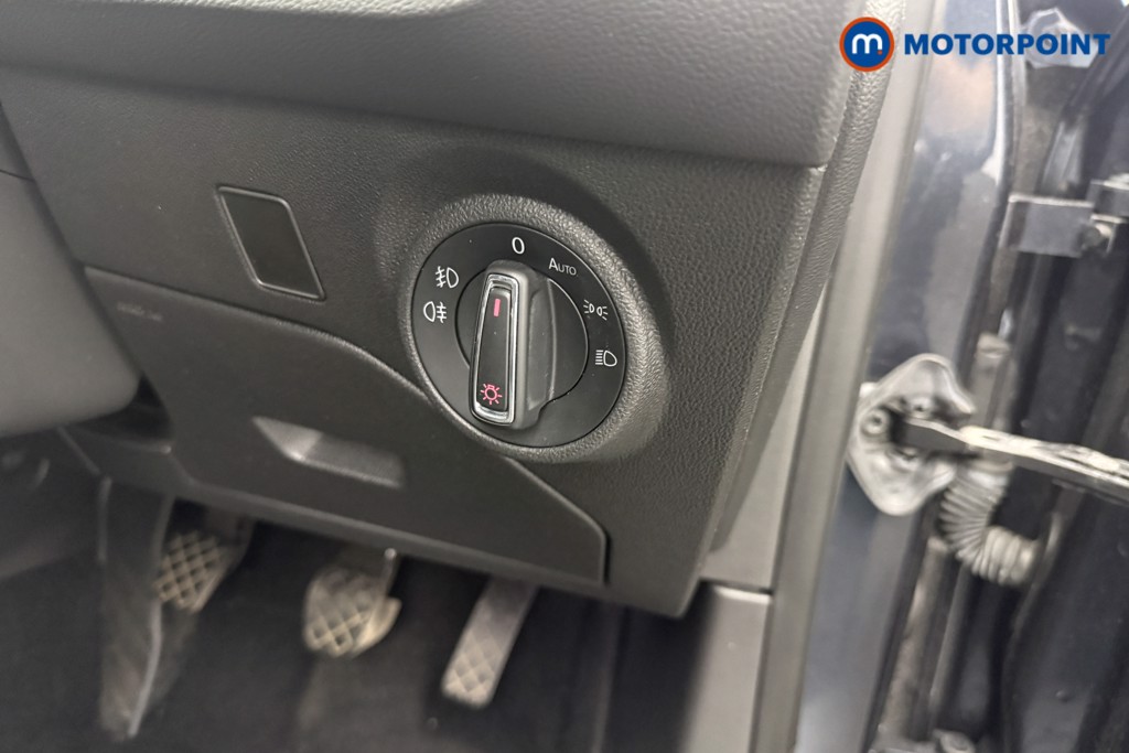 Seat Leon FR Manual Petrol Hatchback - Stock Number (1638342) - 4th supplementary image