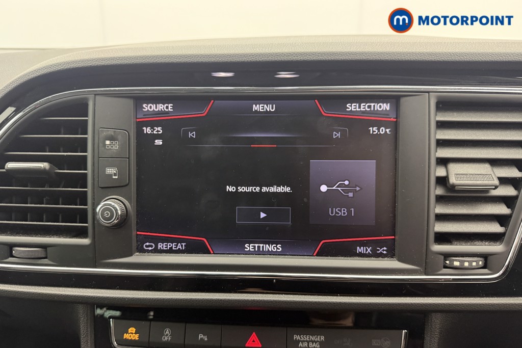 Seat Leon FR Manual Petrol Hatchback - Stock Number (1638342) - 9th supplementary image