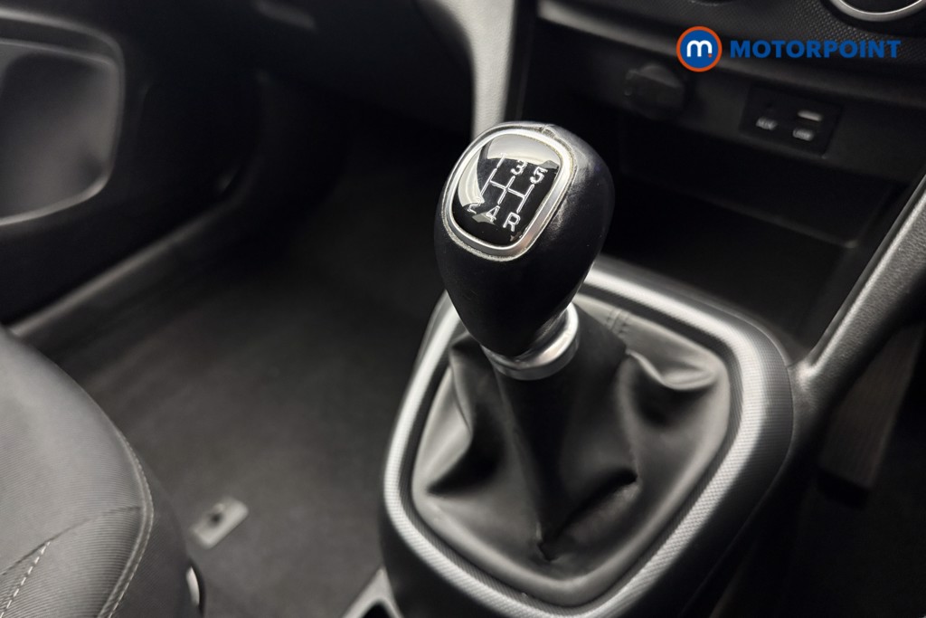 Hyundai I10 Play Manual Petrol Hatchback - Stock Number (1638607) - 17th supplementary image