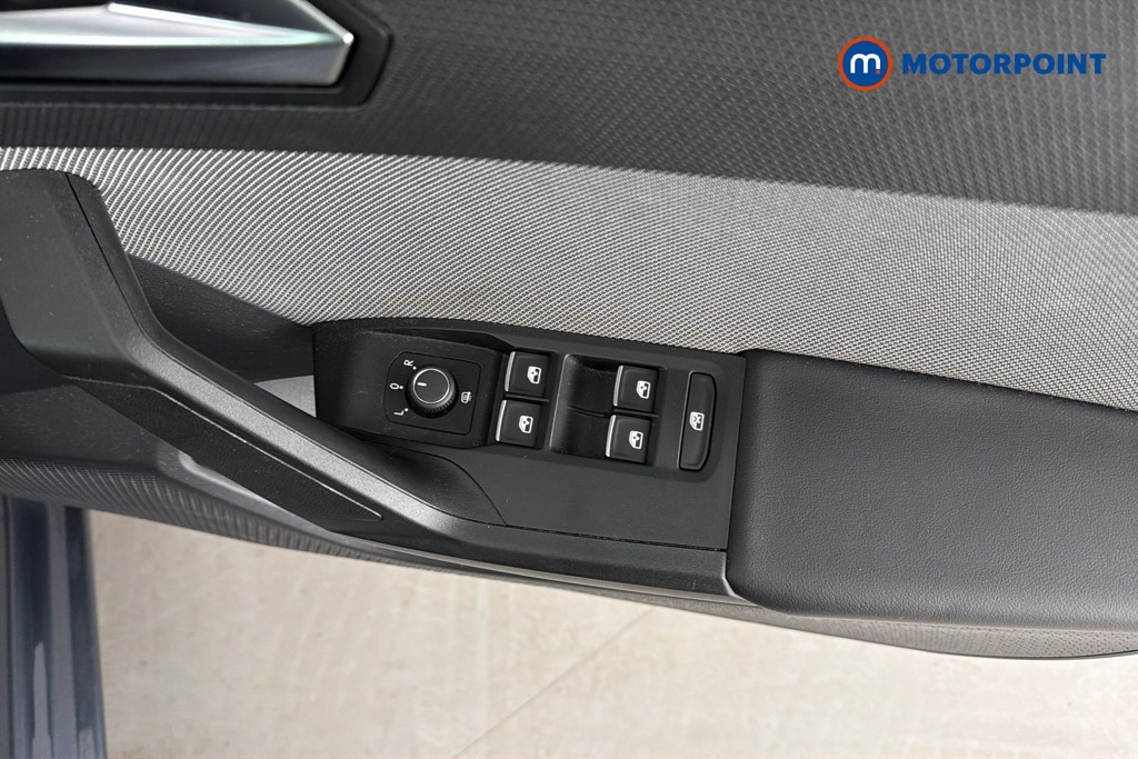 Seat Leon Se Dynamic Manual Petrol Hatchback - Stock Number (1638657) - 20th supplementary image