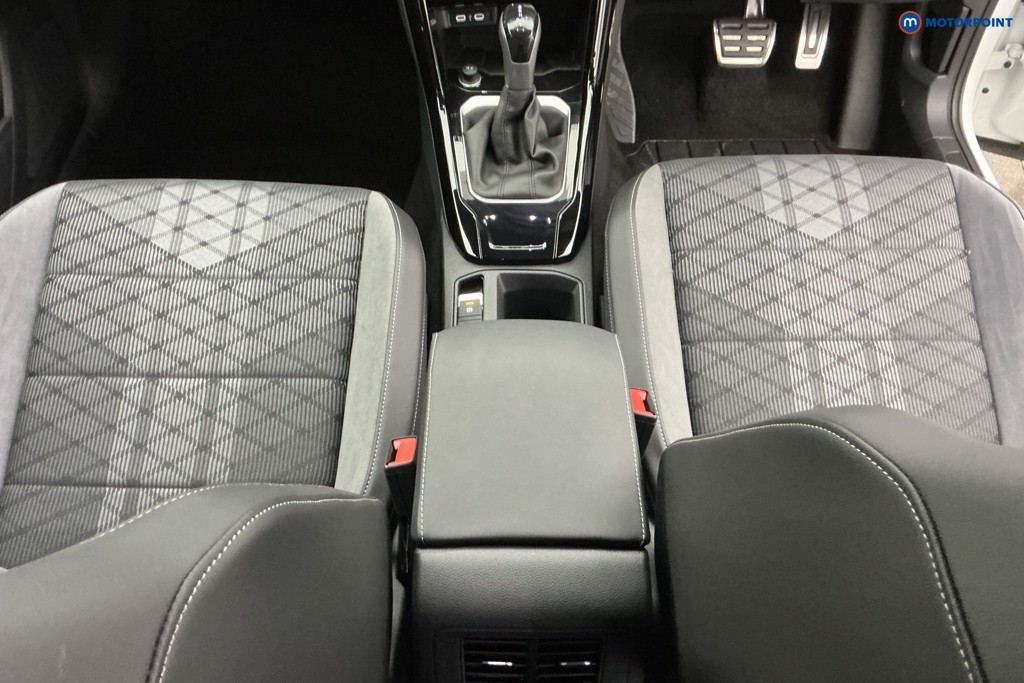 Volkswagen T-Roc Black Edition Automatic Petrol SUV - Stock Number (1639520) - 11th supplementary image