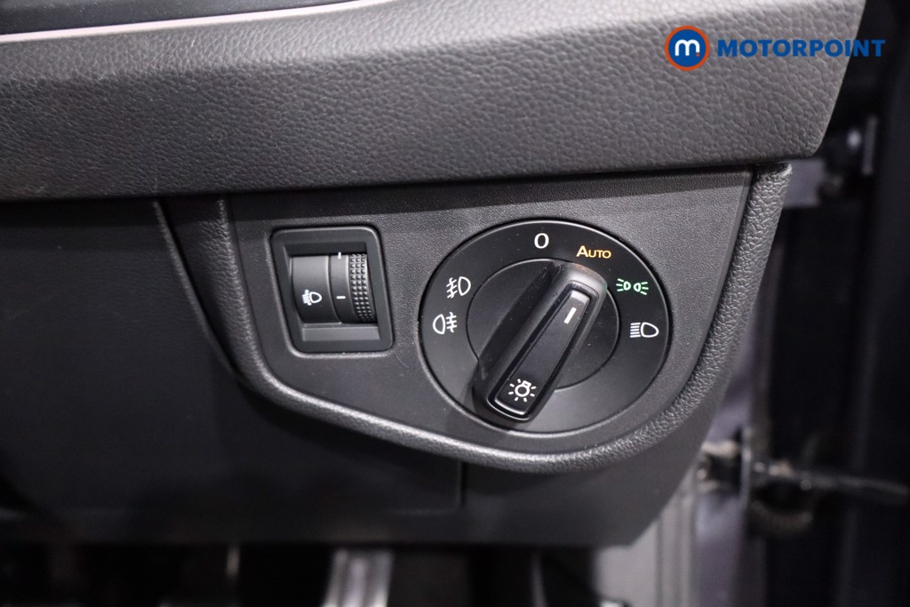 Volkswagen Polo R-Line Manual Petrol Hatchback - Stock Number (1640432) - 17th supplementary image