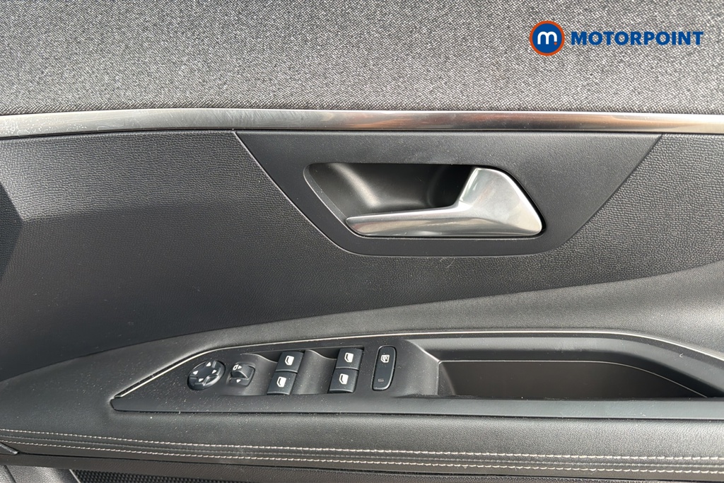 Peugeot 3008 Allure Manual Petrol SUV - Stock Number (1640794) - 19th supplementary image