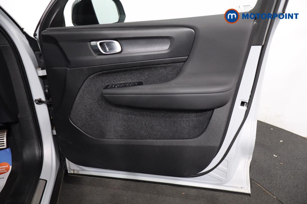 Volvo Xc40 R Design Automatic Petrol SUV - Stock Number (1621407) - 2nd supplementary image