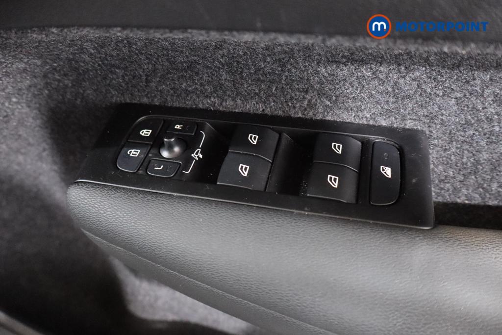 Volvo Xc40 R Design Automatic Petrol SUV - Stock Number (1621407) - 3rd supplementary image
