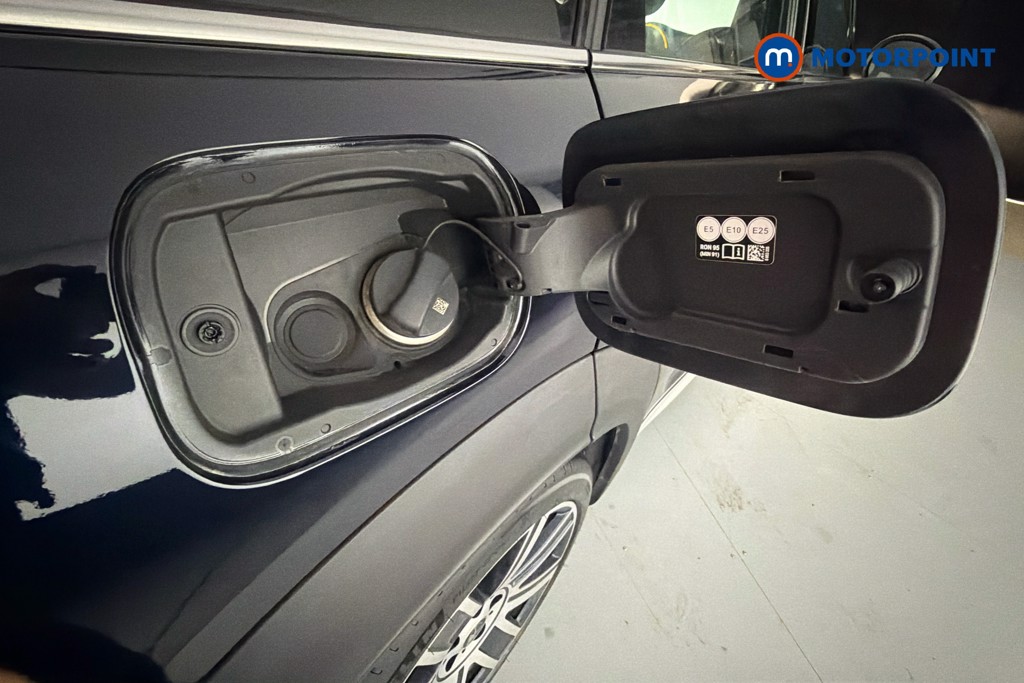 Mini Countryman Cooper Exclusive Automatic Petrol SUV - Stock Number (1627999) - 41st supplementary image