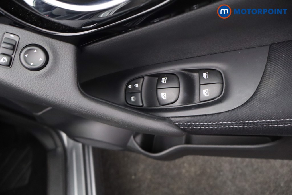 Nissan Qashqai N-Connecta Manual Petrol SUV - Stock Number (1631298) - 18th supplementary image