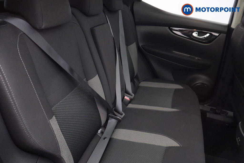 Nissan Qashqai N-Connecta Manual Petrol SUV - Stock Number (1631298) - 19th supplementary image