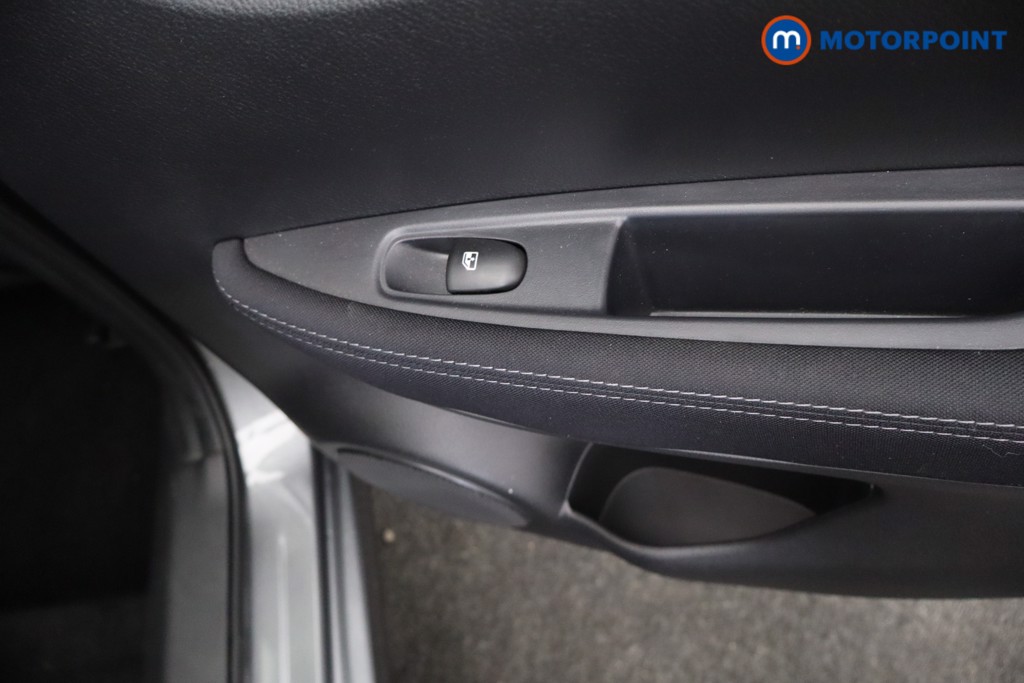 Nissan Qashqai N-Connecta Manual Petrol SUV - Stock Number (1631298) - 23rd supplementary image