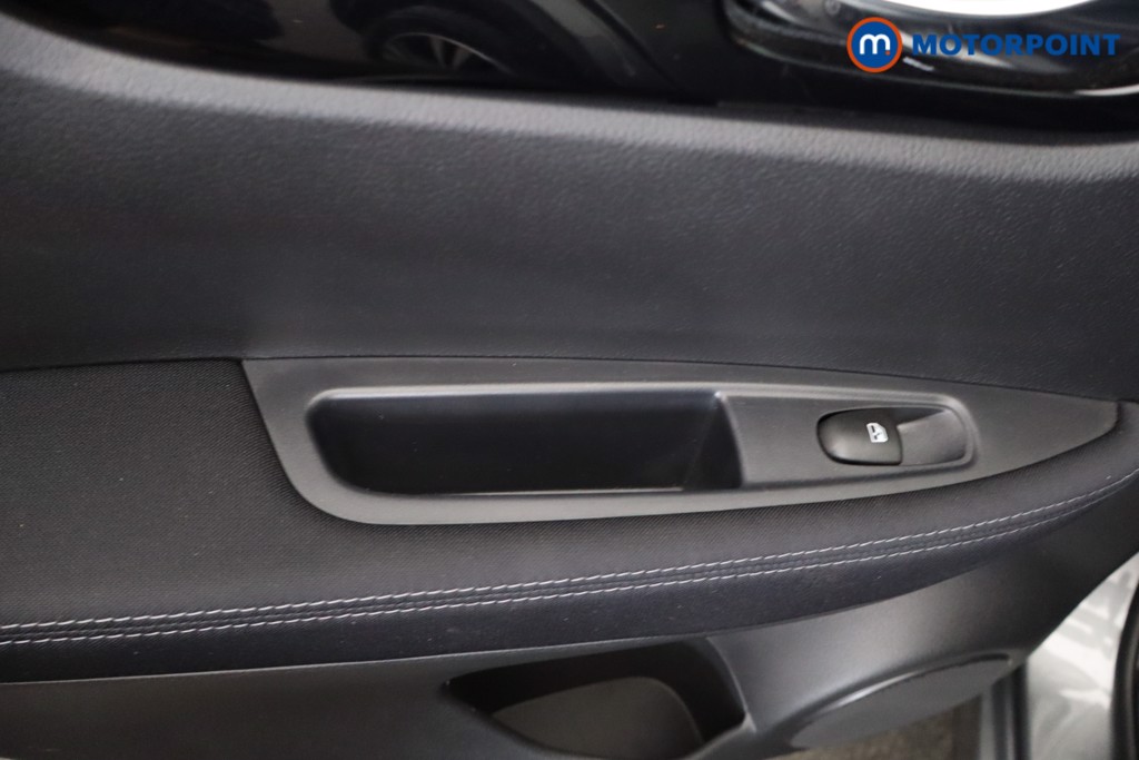 Nissan Qashqai N-Connecta Manual Petrol SUV - Stock Number (1631298) - 27th supplementary image