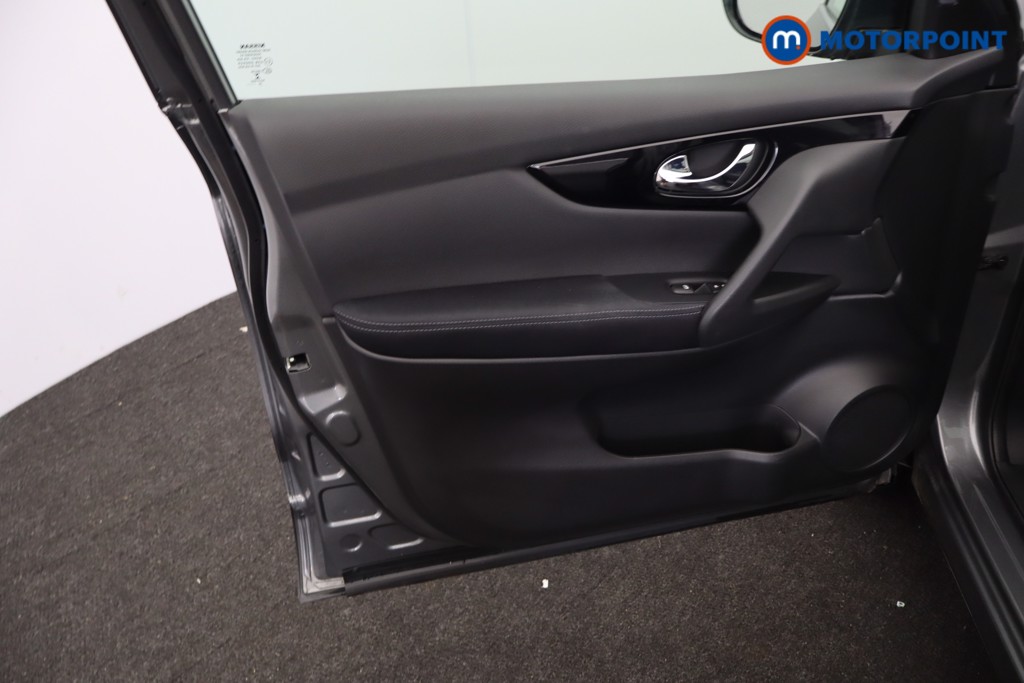 Nissan Qashqai N-Connecta Manual Petrol SUV - Stock Number (1631298) - 29th supplementary image