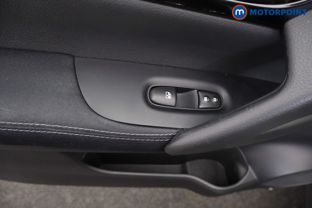 Nissan Qashqai N-Connecta Manual Petrol SUV - Stock Number (1631298) - 31st supplementary image