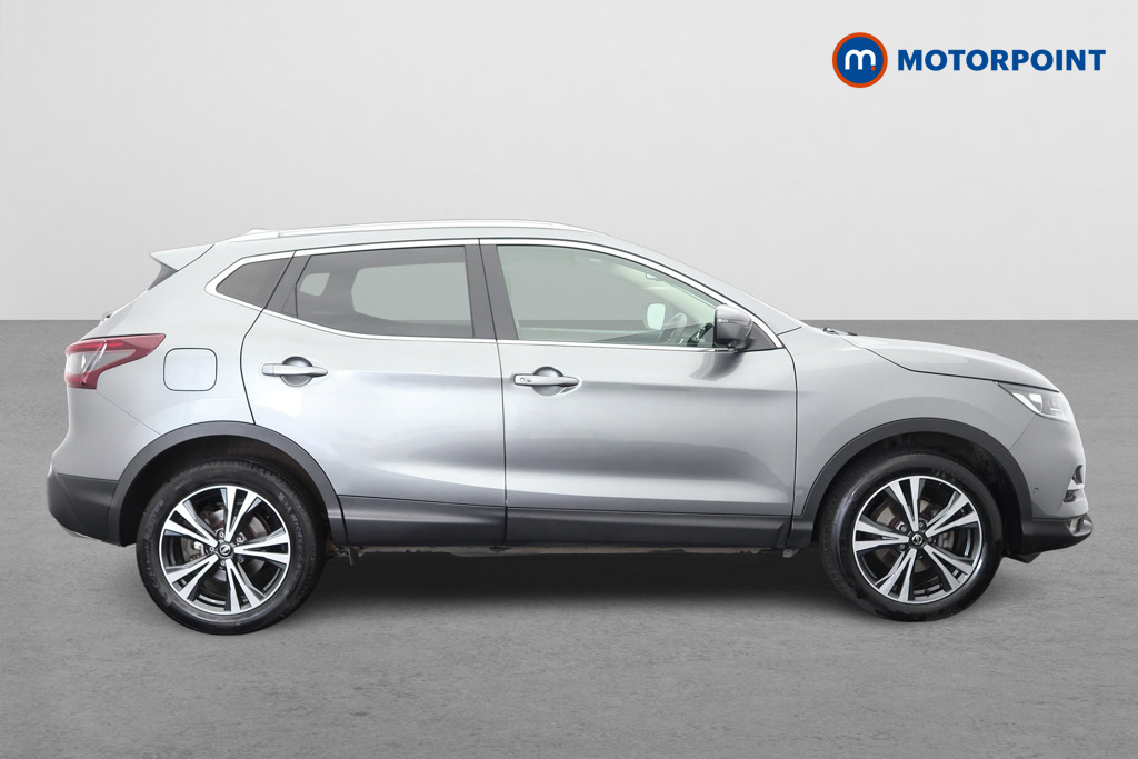 Nissan Qashqai N-Connecta Manual Petrol SUV - Stock Number (1631298) - Drivers side