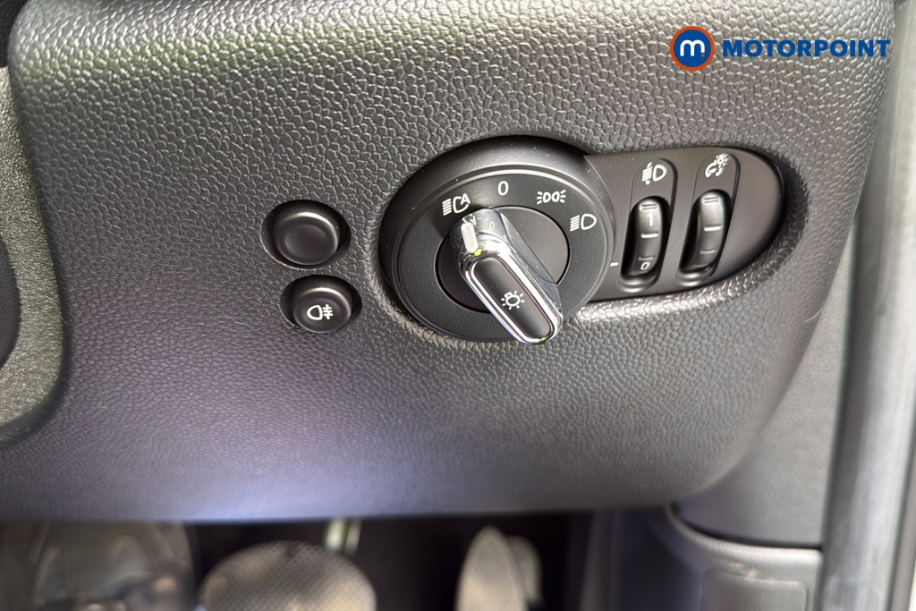 Mini Hatchback Cooper Classic Automatic Petrol Hatchback - Stock Number (1633421) - 11th supplementary image