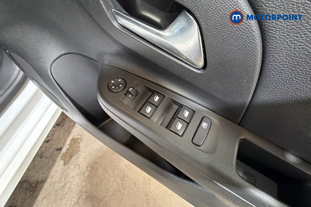 Vauxhall Corsa Sri Nav Manual Petrol Hatchback - Stock Number (1634330) - 20th supplementary image