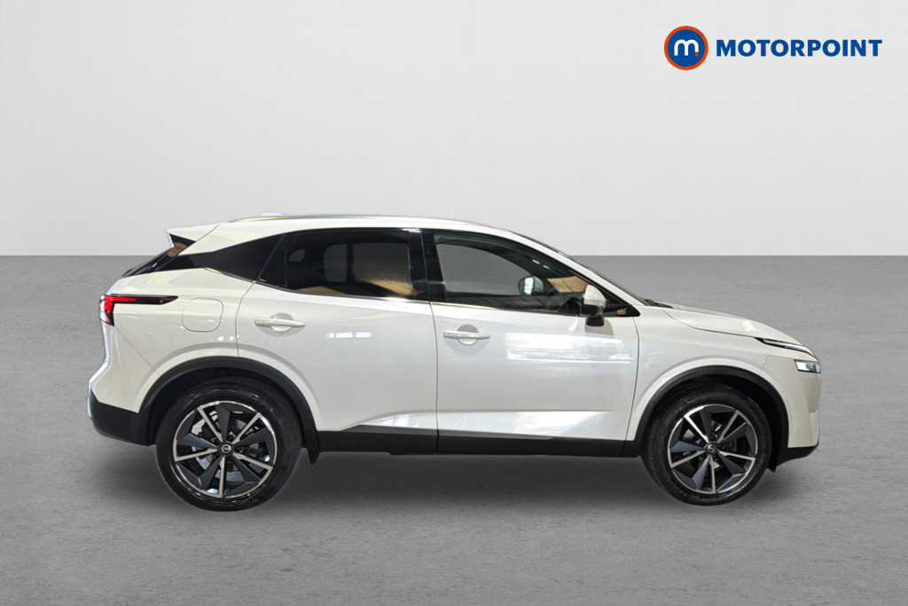 Nissan Qashqai Tekna Automatic Petrol SUV - Stock Number (1634778) - Drivers side