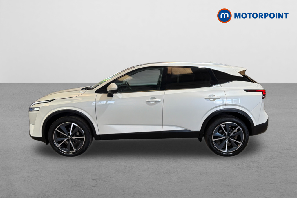 Nissan Qashqai Tekna Automatic Petrol SUV - Stock Number (1634778) - Passenger side