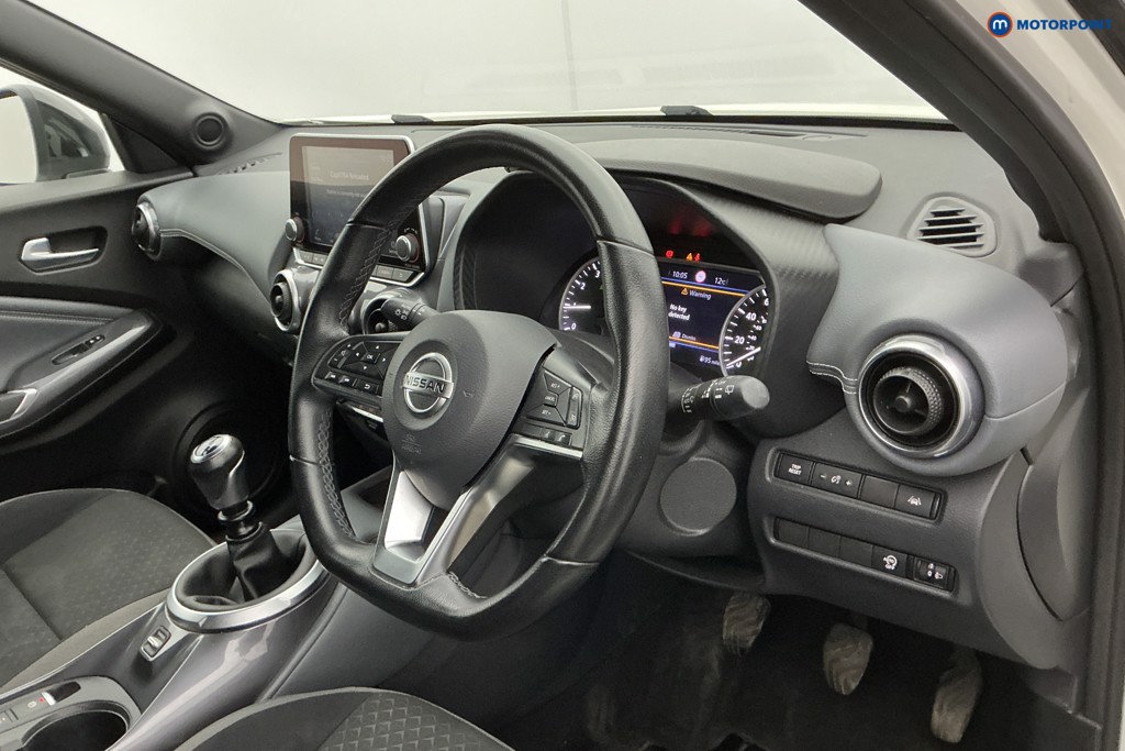 Nissan Juke N-Connecta Manual Petrol SUV - Stock Number (1635155) - 8th supplementary image