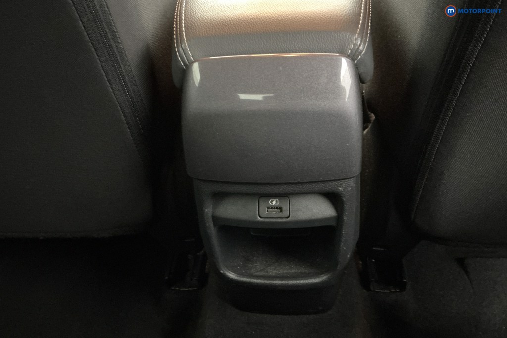 Nissan Juke N-Connecta Manual Petrol SUV - Stock Number (1635155) - 15th supplementary image