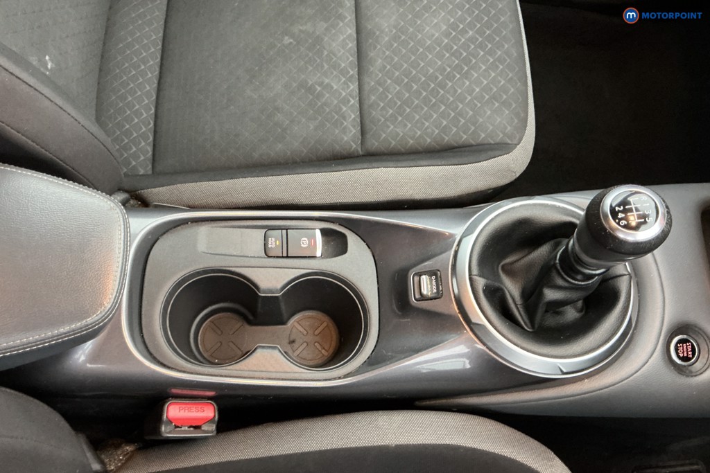 Nissan Juke N-Connecta Manual Petrol SUV - Stock Number (1635155) - 21st supplementary image