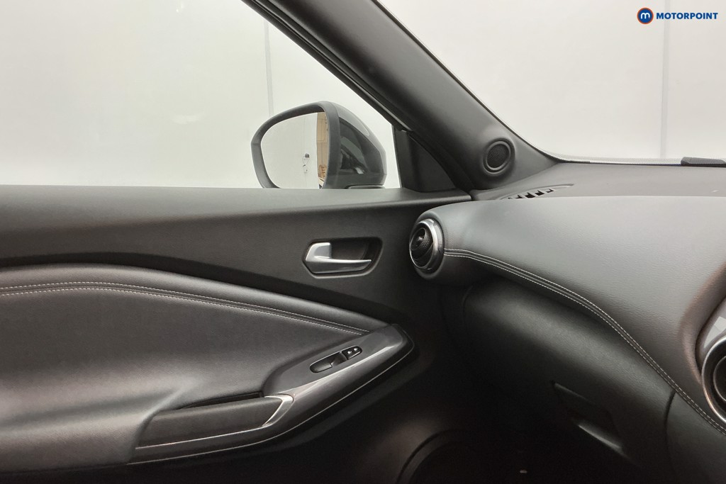 Nissan Juke N-Connecta Manual Petrol SUV - Stock Number (1635155) - 22nd supplementary image