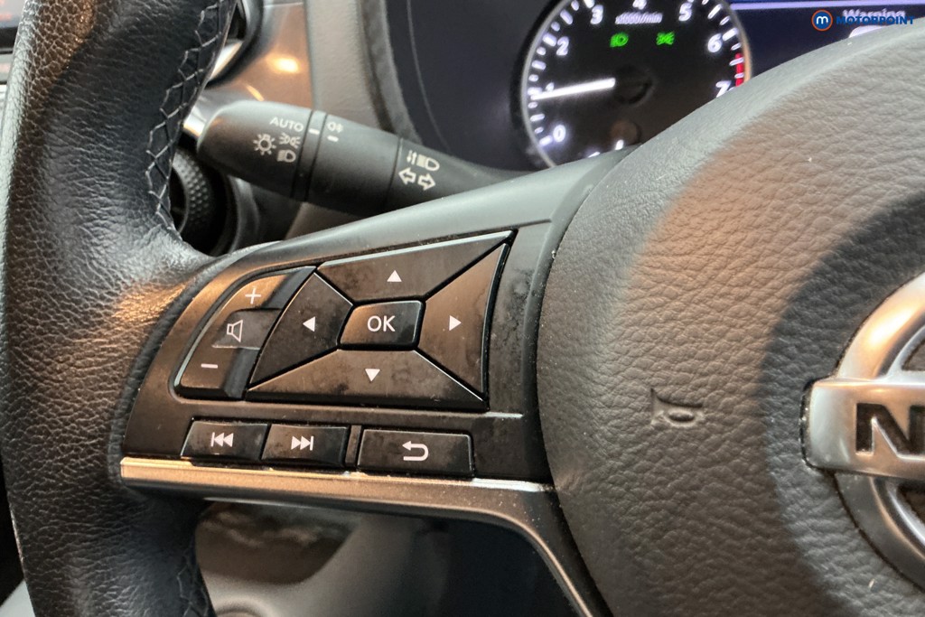 Nissan Juke N-Connecta Manual Petrol SUV - Stock Number (1635155) - 23rd supplementary image