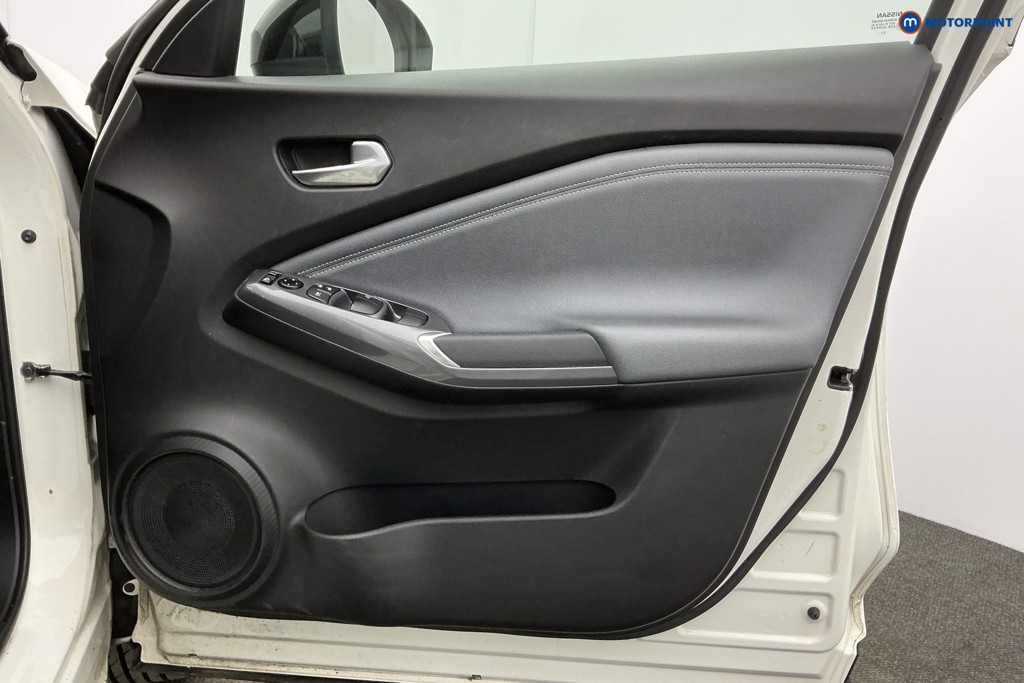 Nissan Juke N-Connecta Manual Petrol SUV - Stock Number (1635155) - 26th supplementary image