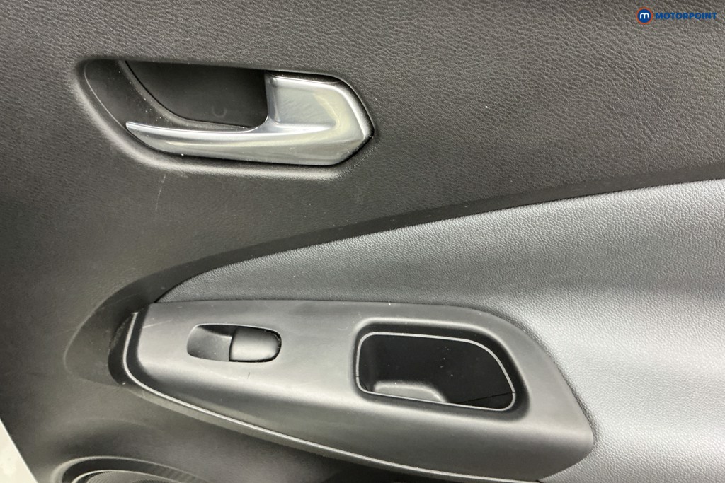 Nissan Juke N-Connecta Manual Petrol SUV - Stock Number (1635155) - 29th supplementary image