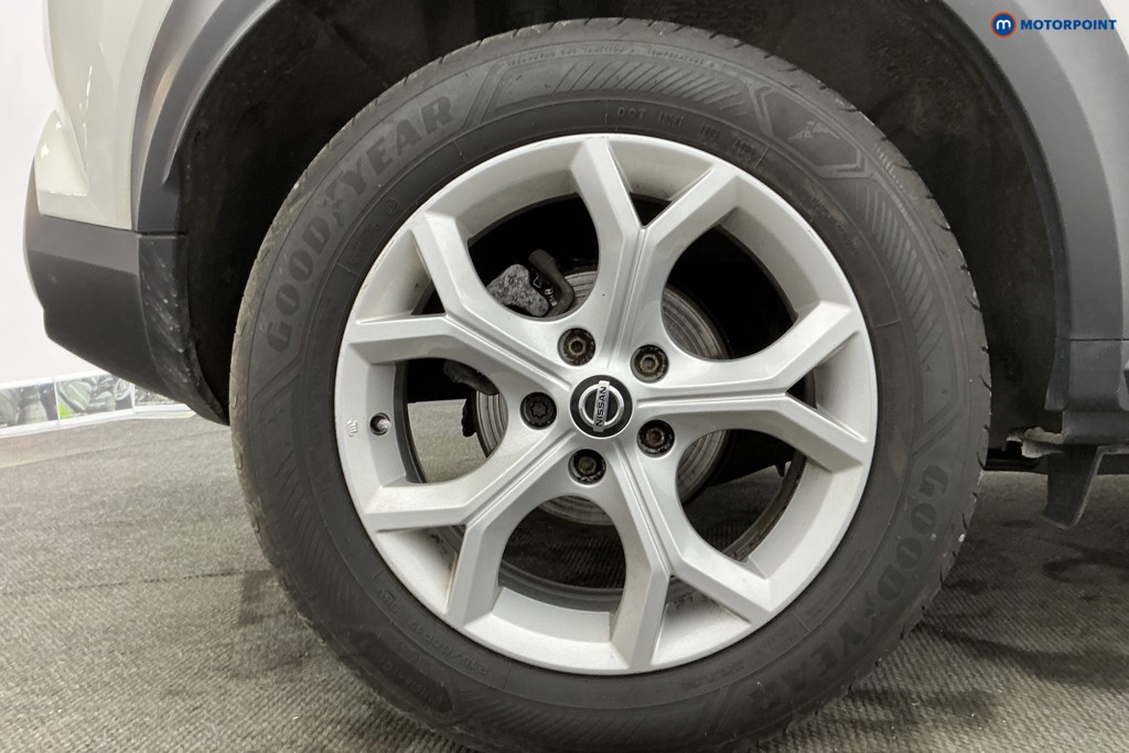 Nissan Juke N-Connecta Manual Petrol SUV - Stock Number (1635155) - 37th supplementary image