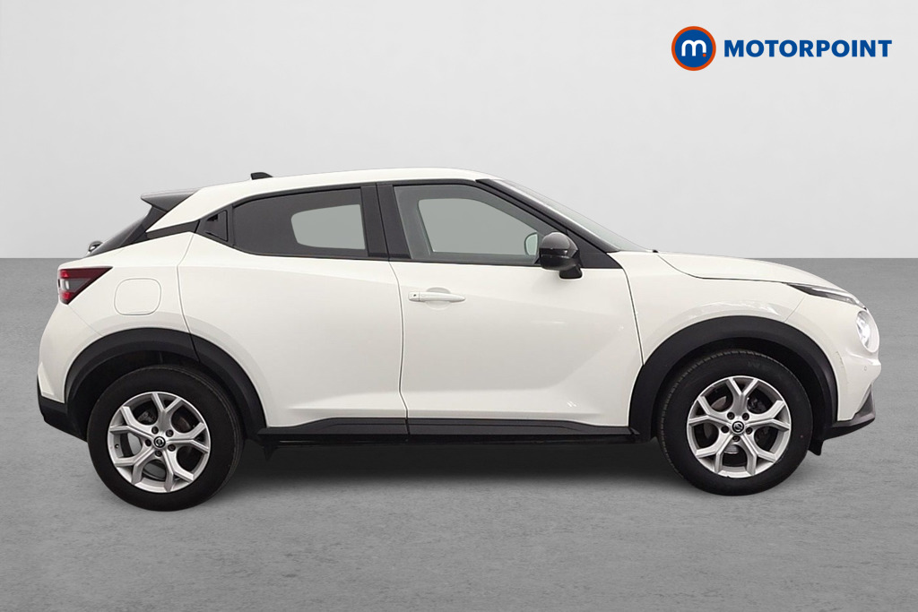 Nissan Juke N-Connecta Manual Petrol SUV - Stock Number (1635155) - Drivers side