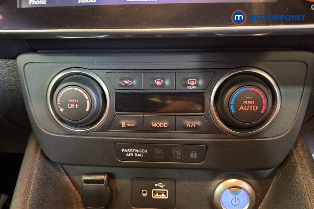 Nissan Leaf Acenta Automatic Electric Hatchback - Stock Number (1636500) - 12th supplementary image