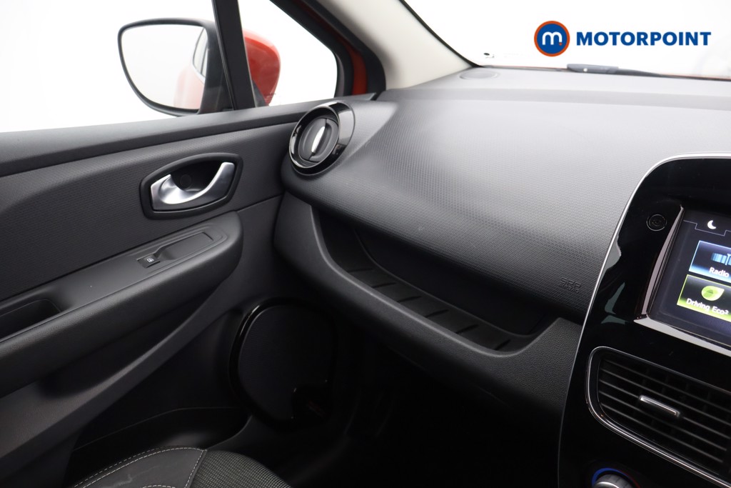Renault Clio Iconic Manual Petrol Hatchback - Stock Number (1637923) - 10th supplementary image