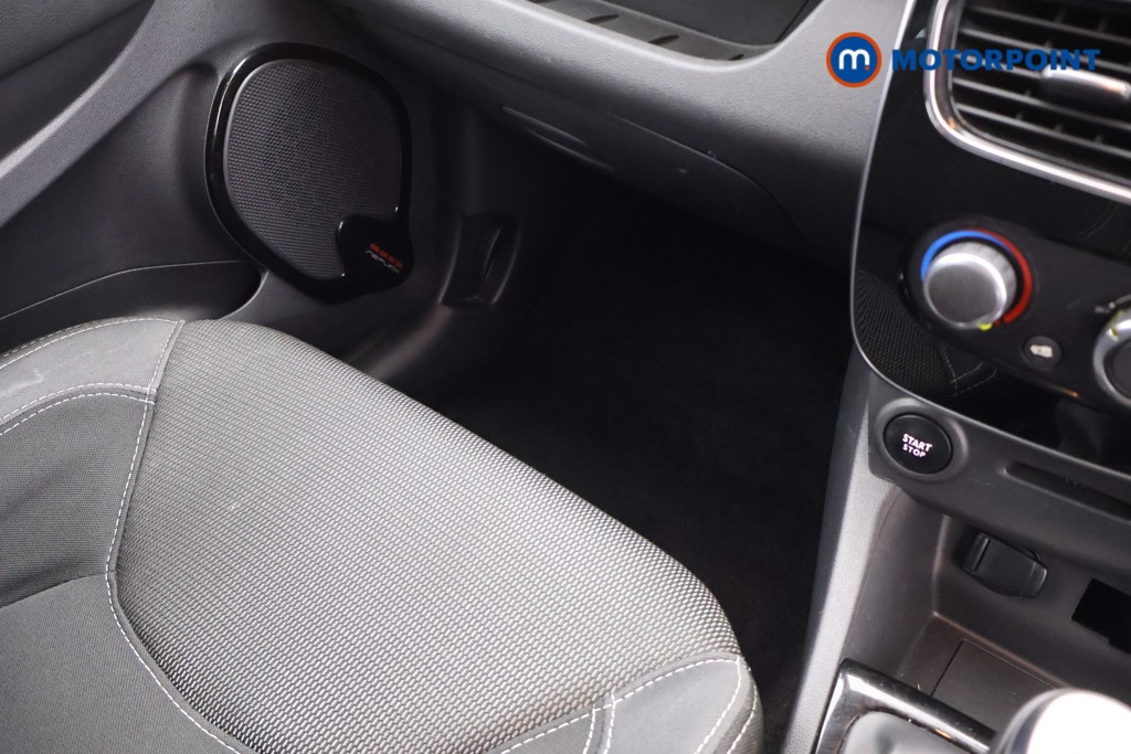 Renault Clio Iconic Manual Petrol Hatchback - Stock Number (1637923) - 12th supplementary image