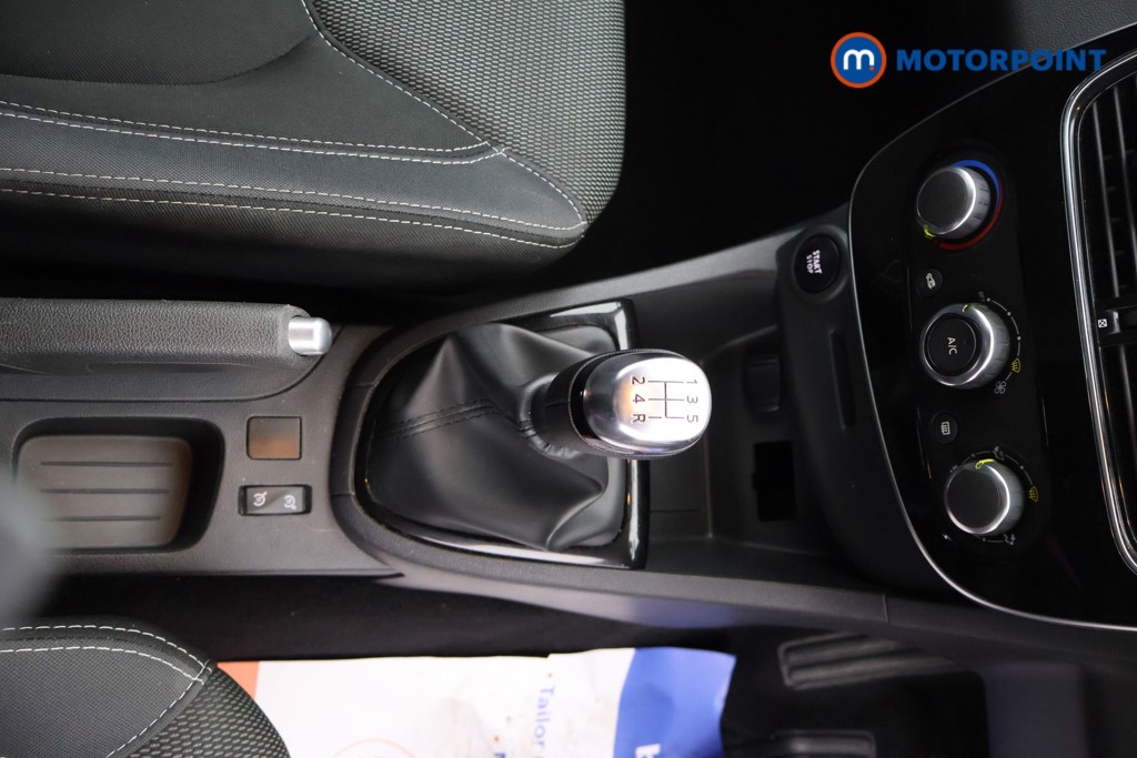 Renault Clio Iconic Manual Petrol Hatchback - Stock Number (1637923) - 13th supplementary image