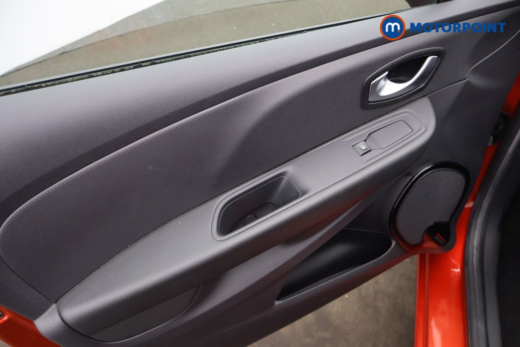 Renault Clio Iconic Manual Petrol Hatchback - Stock Number (1637923) - 22nd supplementary image