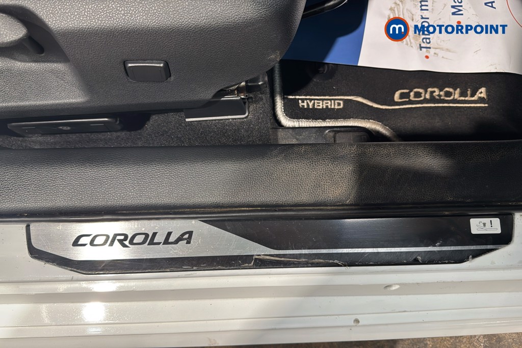Toyota Corolla Excel Automatic Petrol-Electric Hybrid Estate - Stock Number (1638073) - 27th supplementary image