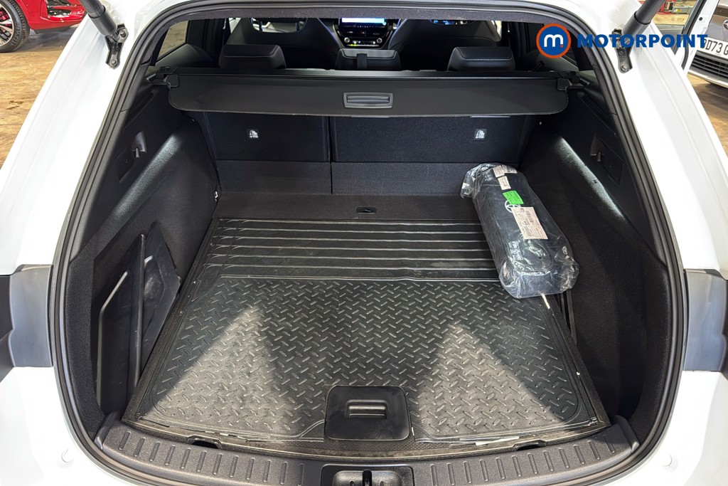 Toyota Corolla Excel Automatic Petrol-Electric Hybrid Estate - Stock Number (1638073) - 33rd supplementary image