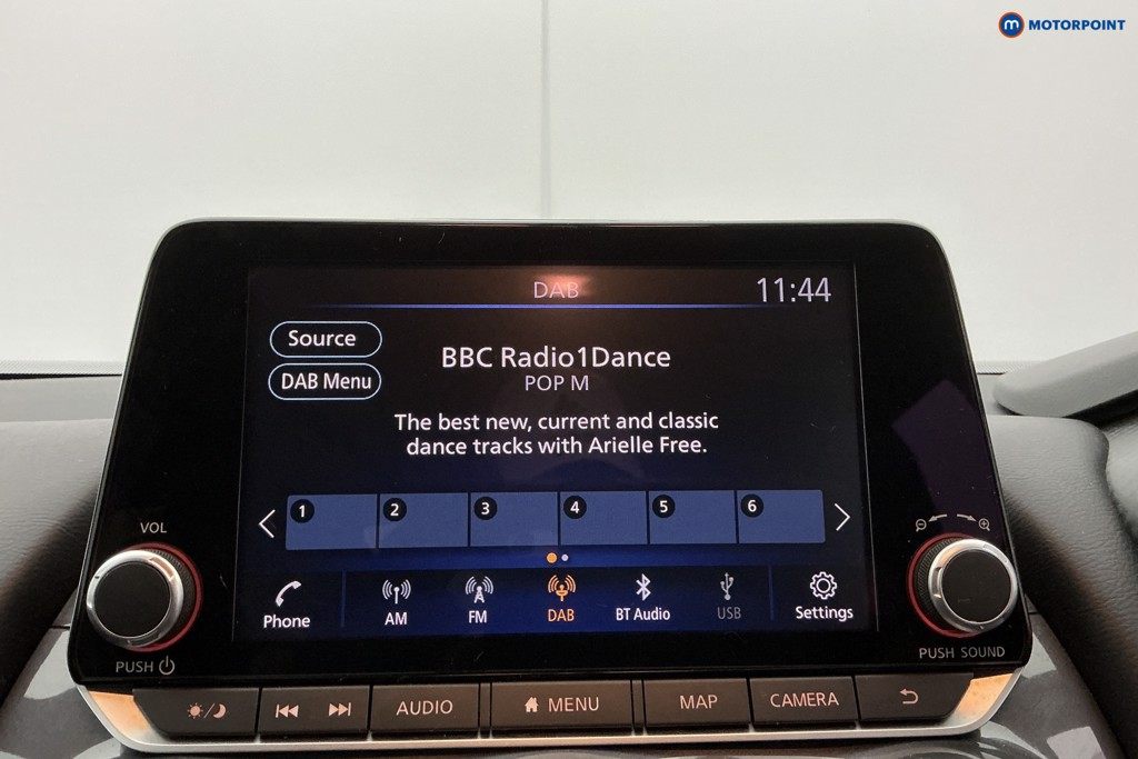Nissan Juke N-Connecta Manual Petrol SUV - Stock Number (1638407) - 2nd supplementary image
