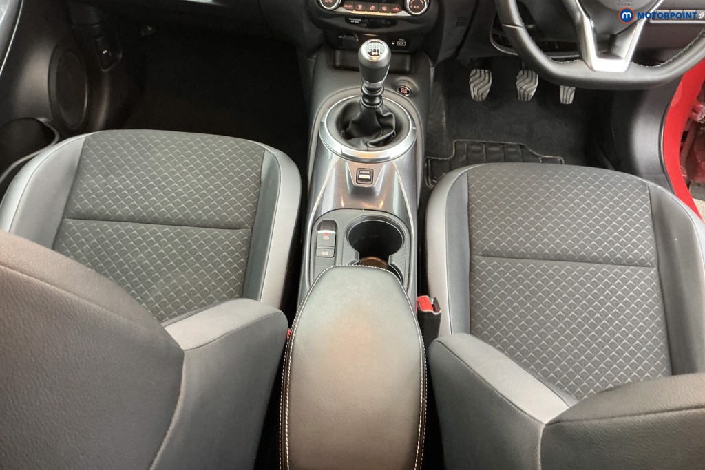 Nissan Juke N-Connecta Manual Petrol SUV - Stock Number (1638407) - 11th supplementary image