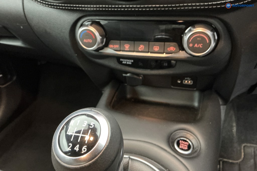 Nissan Juke N-Connecta Manual Petrol SUV - Stock Number (1638407) - 18th supplementary image