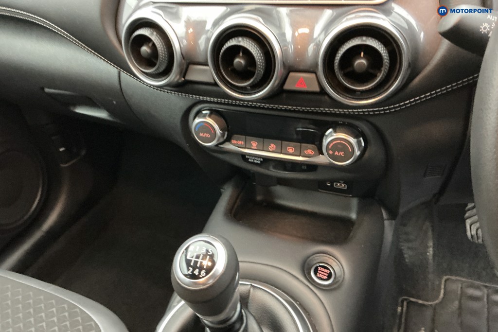 Nissan Juke N-Connecta Manual Petrol SUV - Stock Number (1638407) - 19th supplementary image