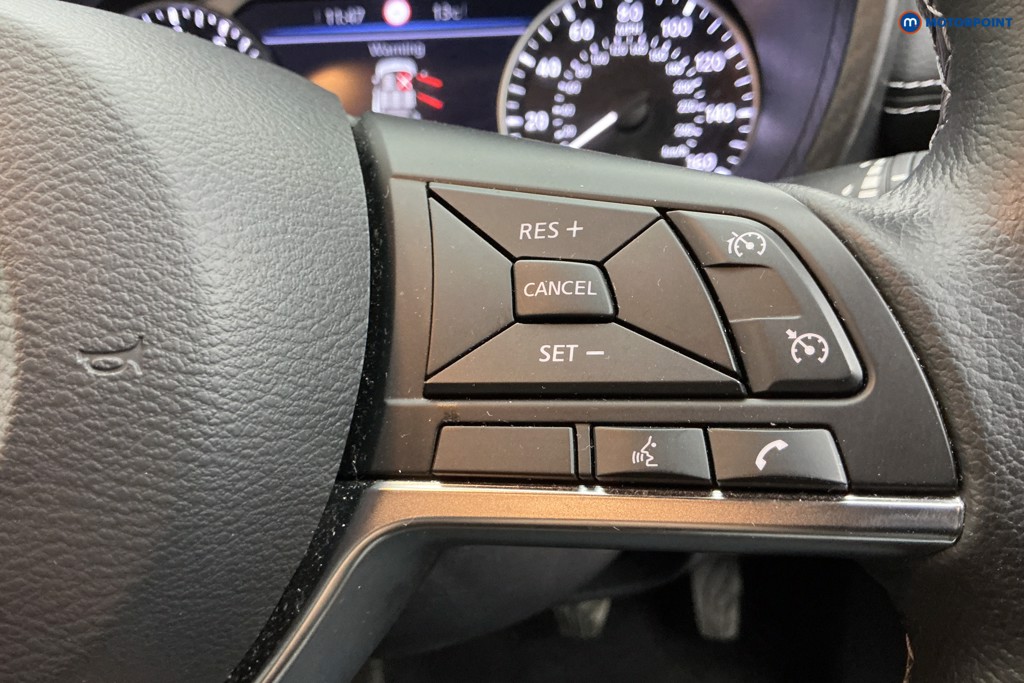 Nissan Juke N-Connecta Manual Petrol SUV - Stock Number (1638407) - 23rd supplementary image